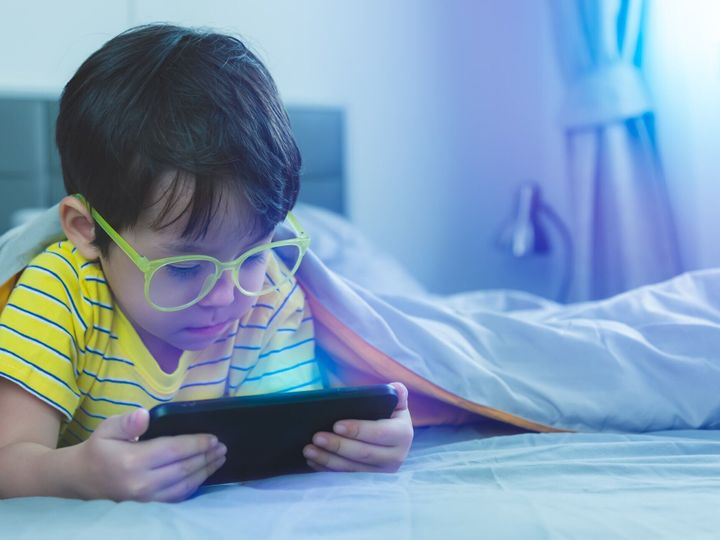 主婦の約8割が心配している 子どものスマホ障害とゲーム依存 みんなの悩みと対策とは サンキュ Kosodate 主婦の約8割が心配している 子どものスマホ障害とゲーム依存 みんなの悩みと対策とは サンキュ Kosodate