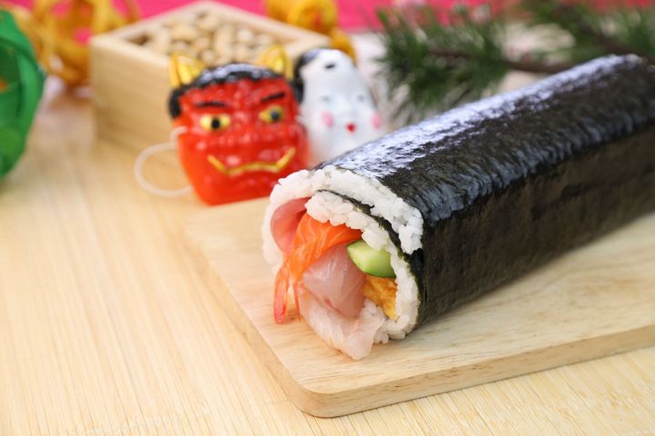 祝福方向のロール寿司