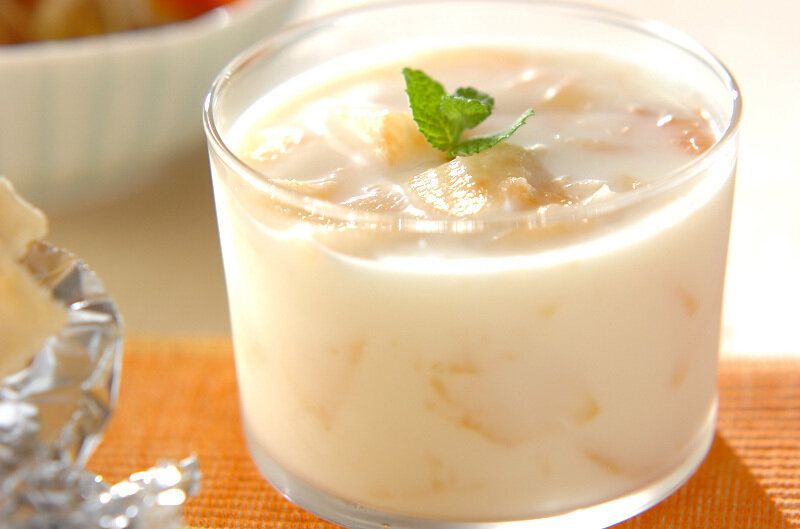 桃のミルクゼリー