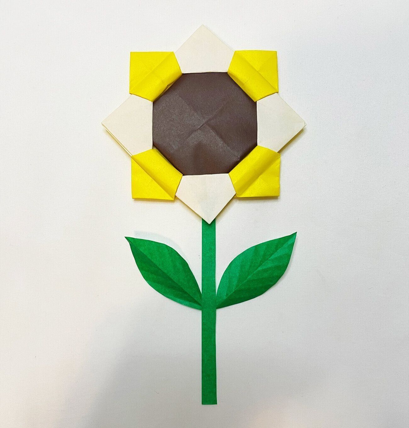 かわいい メダル の簡単な折り紙 お花のメダルやそのアレンジ方法まで サンキュ Kosodate