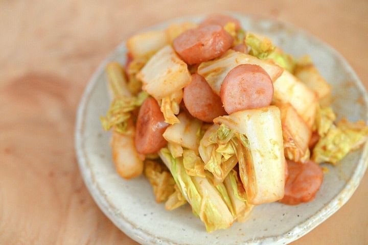 ソーセージと白菜のマッサマン炒め