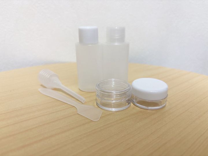 セリアトラベル化粧容器セット