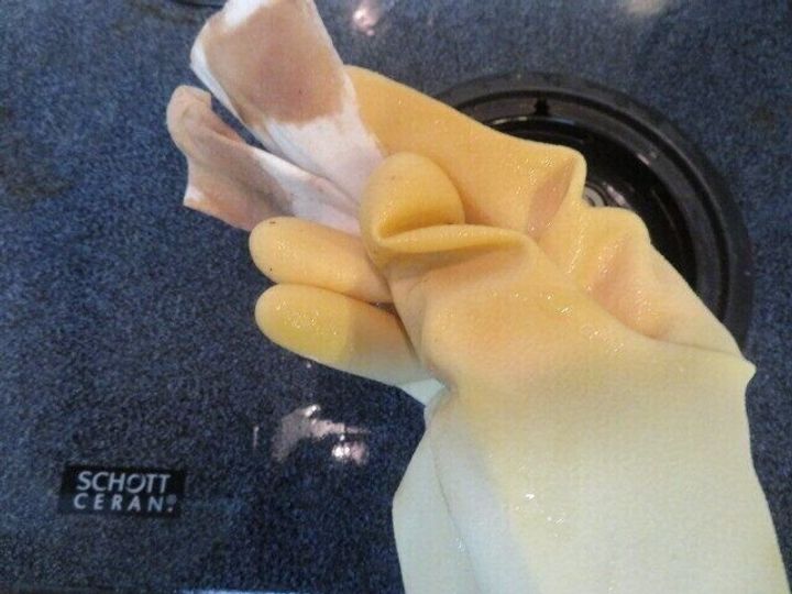 軽くふくだけで汚れが取れる