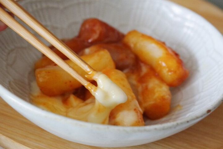 【セブン】とろ~りチーズと旨辛味が絶妙!おうち居酒屋風「冷凍食品」を暑い日・疲れた日の一品に