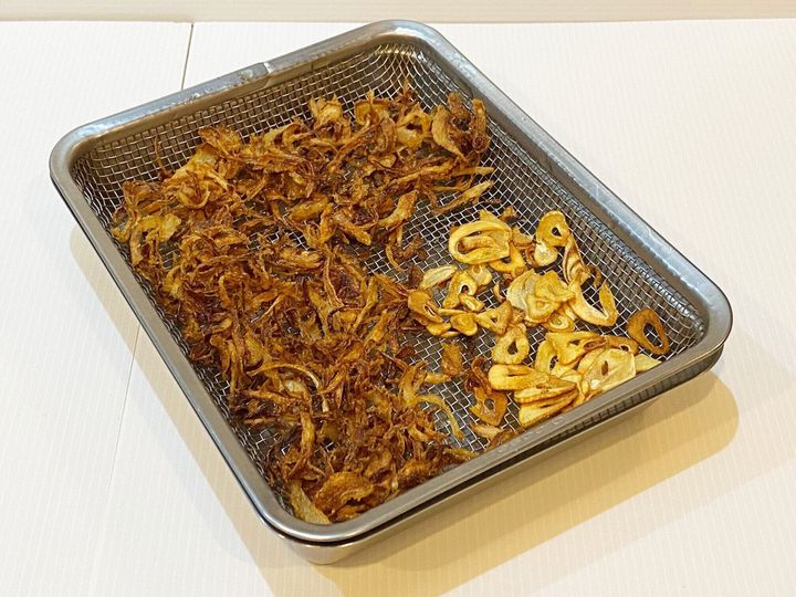 辛さも味もカロリーも調節可能！手作り「食べるラー油」レシピ