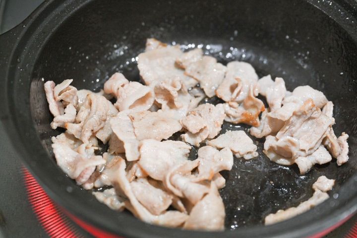 炒めた豚肉