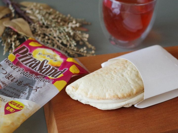 【ファミマ】どんな味?未知のあまじょっぱさ!さつまいも×チーズのピザサンドを実食