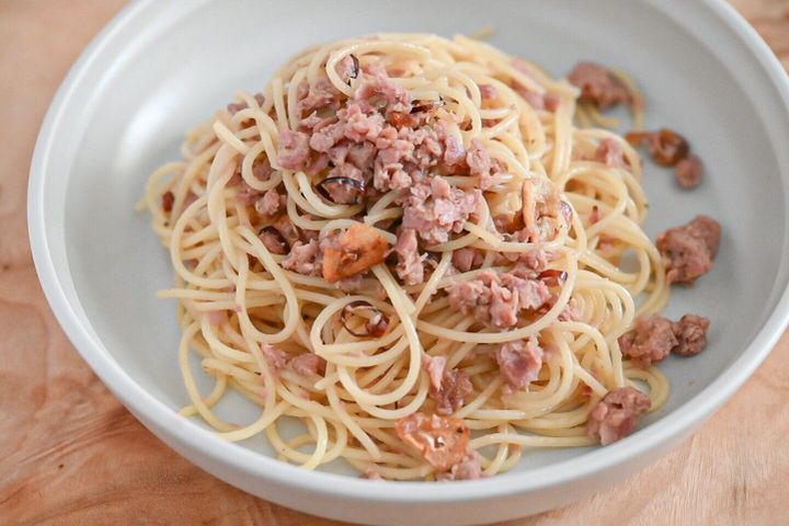 皿に入ったパスタ