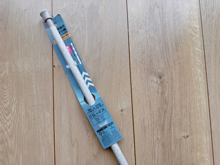 伸縮式 つっぱり棒(ホワイト木目柄)