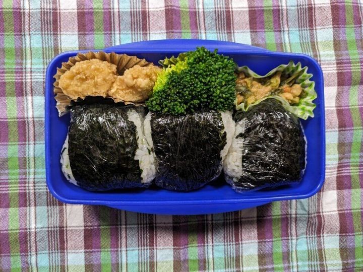 おにぎり弁当