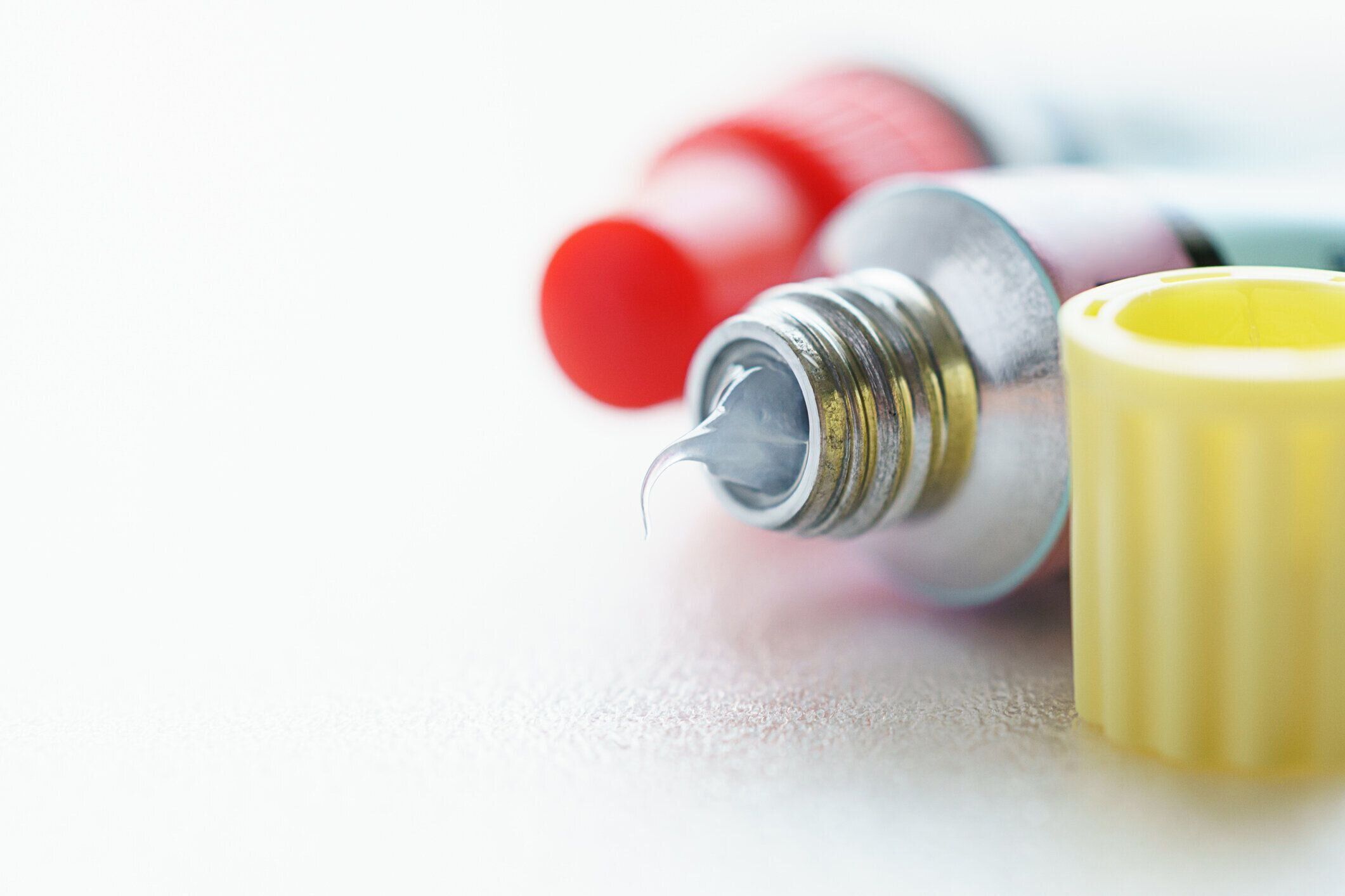 クリームイントメントのアルミチューブ