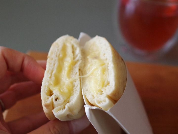 【ファミマ】どんな味?未知のあまじょっぱさ!さつまいも×チーズのピザサンドを実食