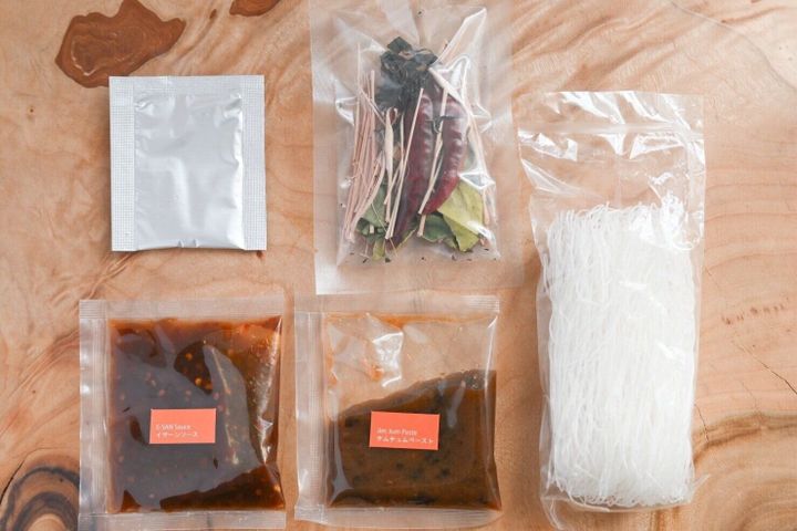 スータイ タイ風ハーブ鍋セットの中身