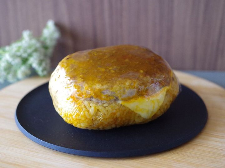 買わずにはいられない!【ロピア】不定期に販売されている“特大おにぎり”が絶品!