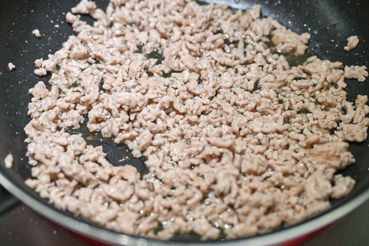 炒めた豚ひき肉