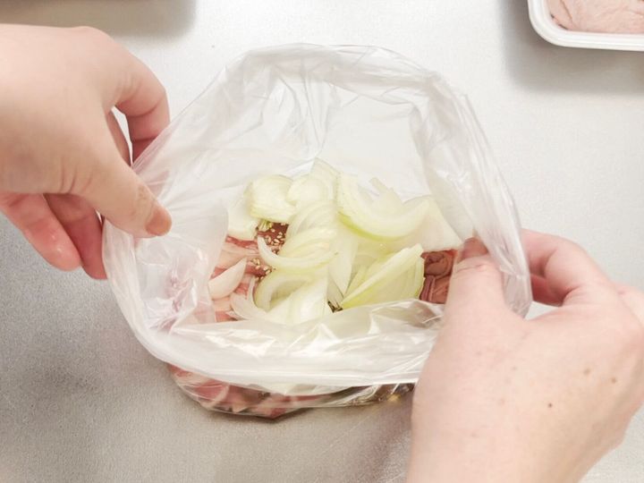 下味冷凍を仕込む