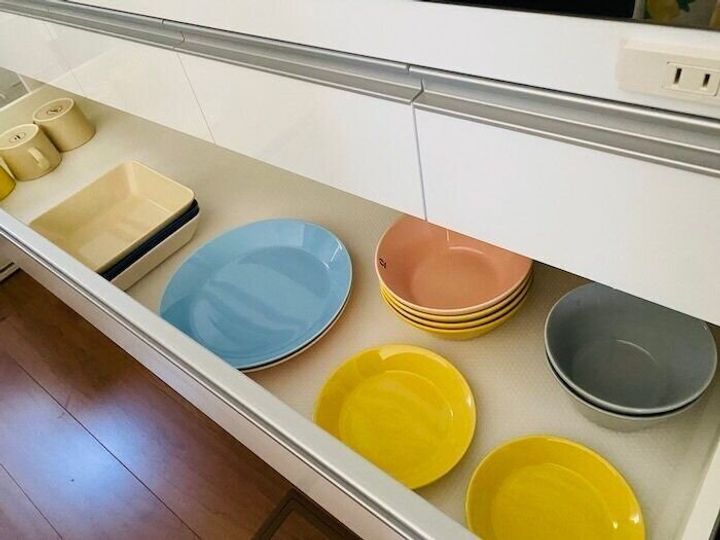 食器棚 プレートとボウル イッタラ