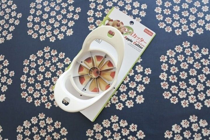 ダイソー りんごの皮むきが劇的にラクになる りんごカッターが便利すぎる サンキュ Style ダイソー りんごの皮むきが劇的にラクになる りんごカッターが便利すぎる サンキュ Style