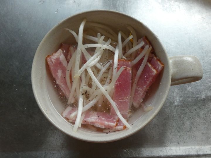 もやしとベーコンの中華スープ3