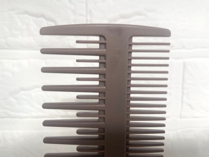 ダイソー 毛先までしっかりなじむトリートメントコーム