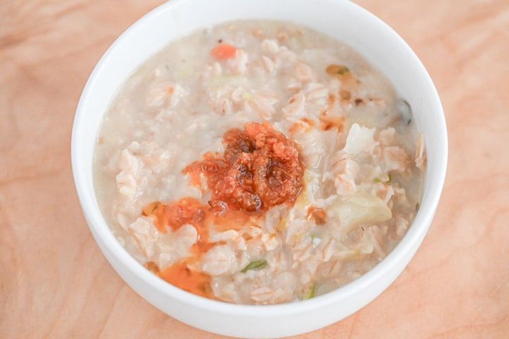 器に入ったオートミール粥