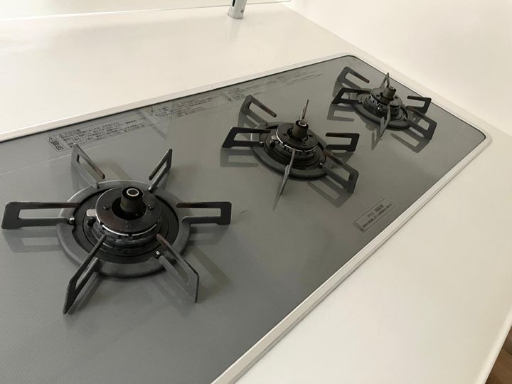 コンロ周りは物を置かない方が掃除が楽でした