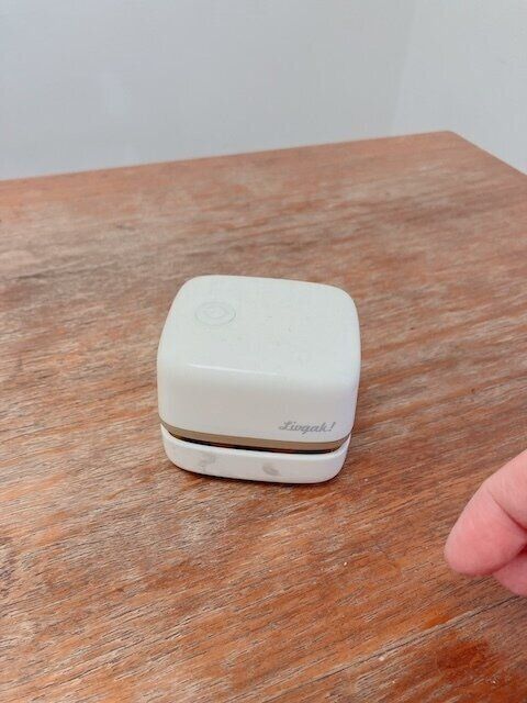 電動掃除機　卓上　消しゴム