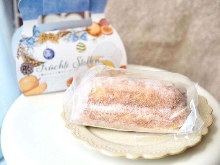 シャトレーゼ「Xmas3種のフルーツ香るシュトーレン」商品写真