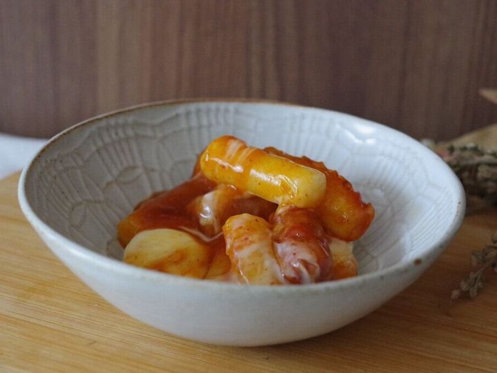 【セブン】とろ~りチーズと旨辛味が絶妙!おうち居酒屋風「冷凍食品」を暑い日・疲れた日の一品に