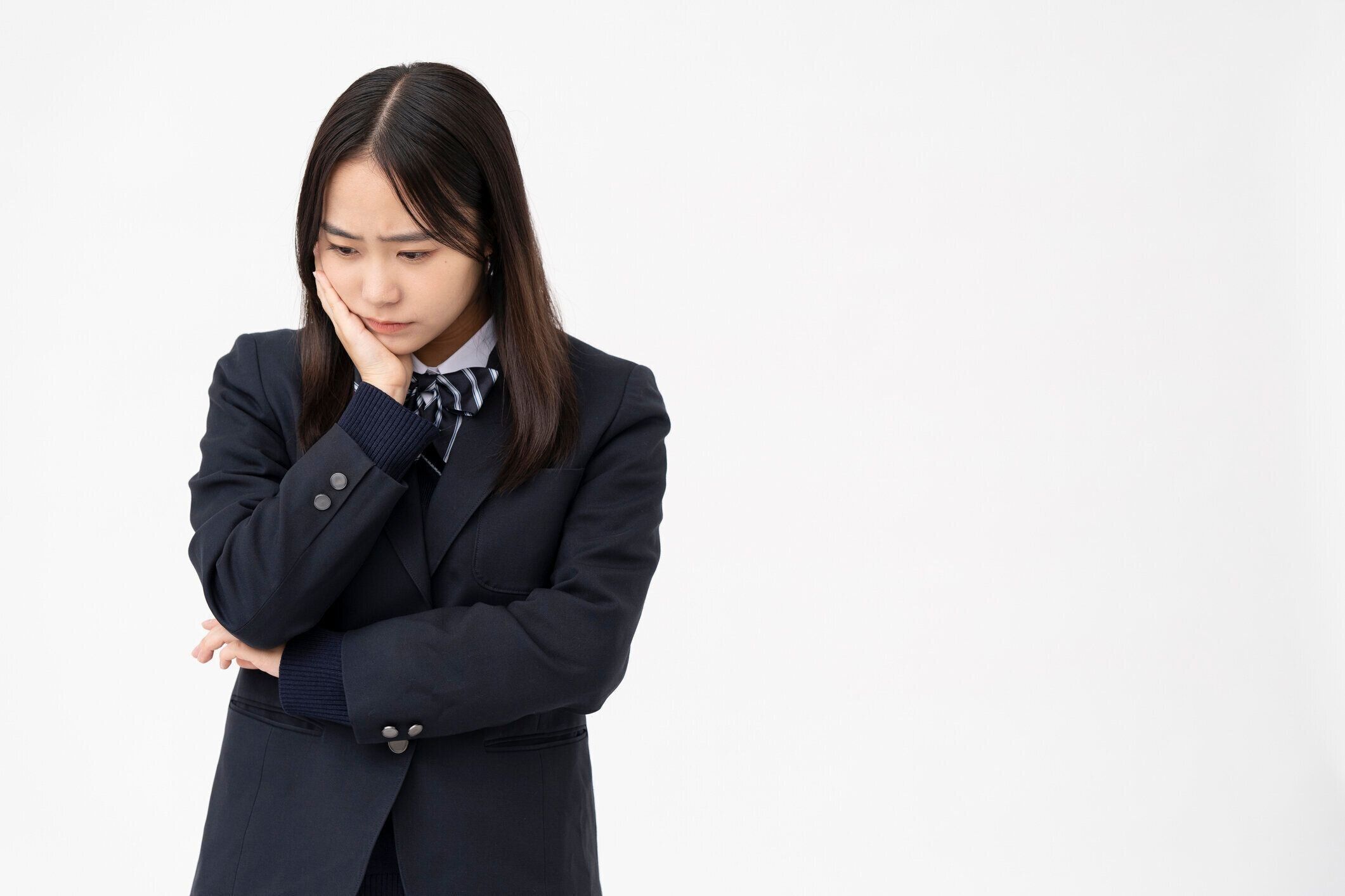 制服を着た日本人女子学生