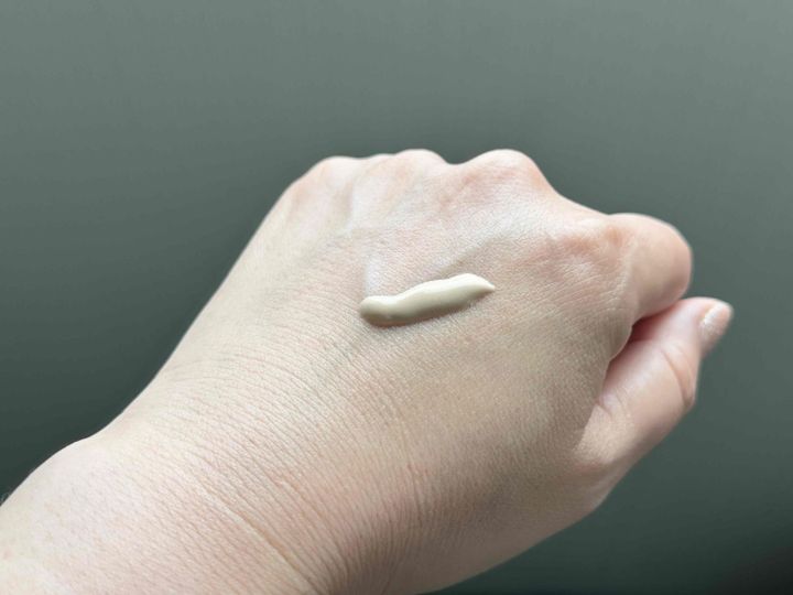 ロート製薬の「スキンアクアトーンアップUVエッセンス ラテベージュ」