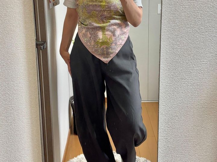 スカーフをビスチェ風にしたコーデ