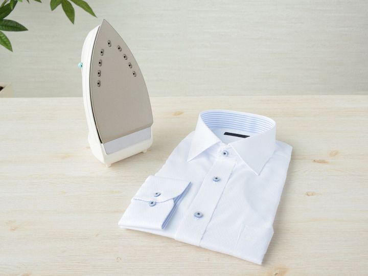 洗浄の長袖シャツと鉄