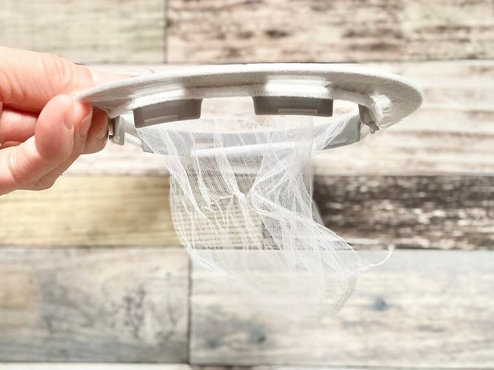 セリアの排水口リングに水切りネットをつけたところ