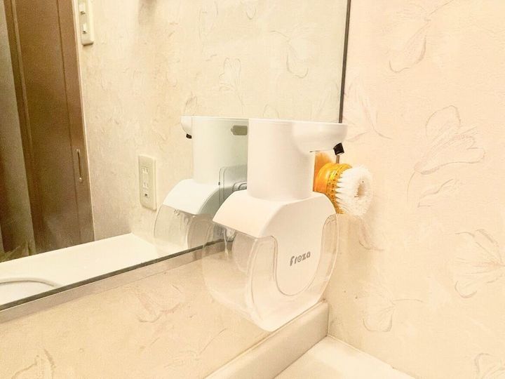 浮くハンドソープ容器が神!「洗面台まわりを全部浮かせる収納」に成功!