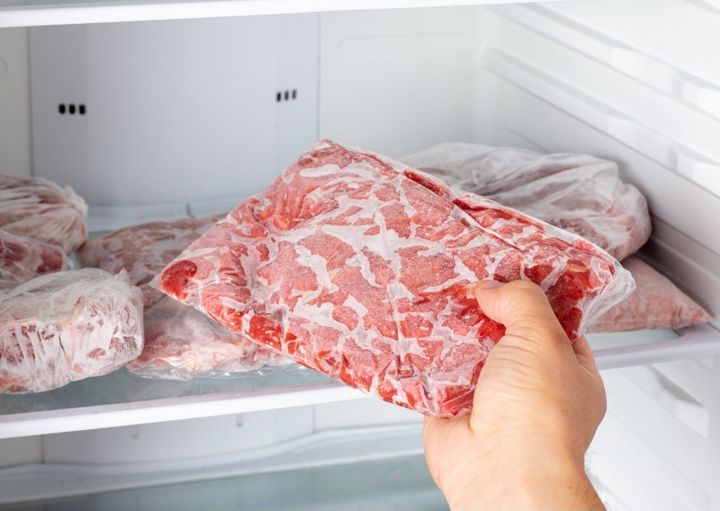 冷凍肉は使う分だけ冷蔵庫に入れて自然解凍する