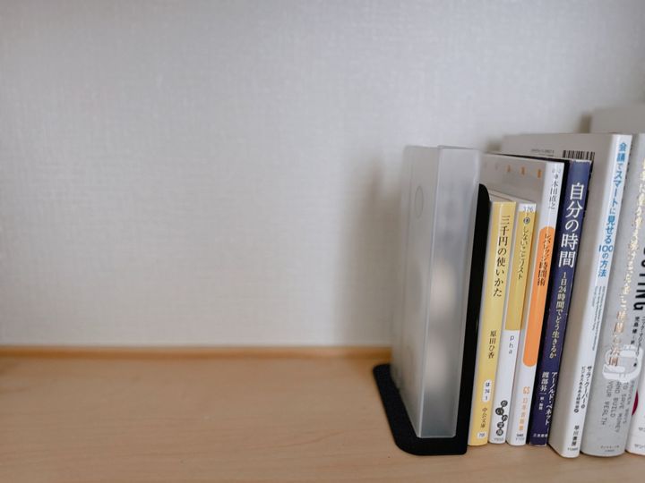 25mmの厚みで立てて収納できる