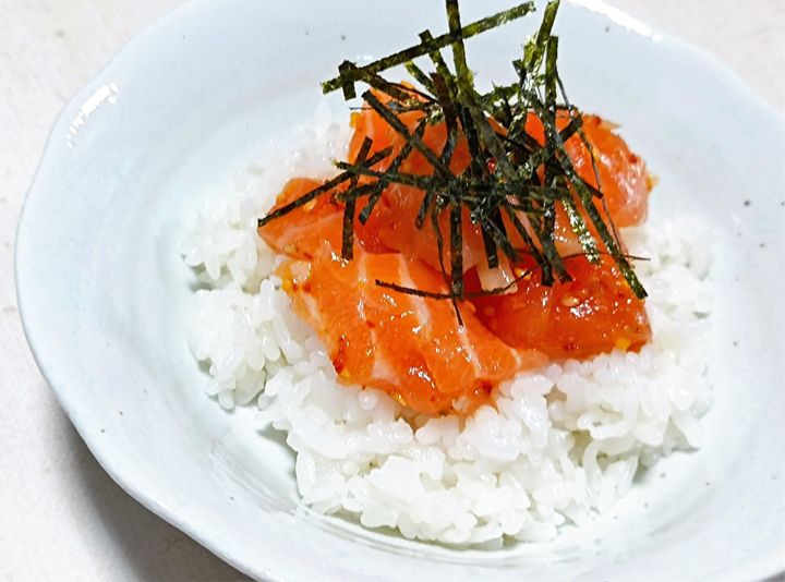 コストコ ねぇこれ知ってる ご飯にのせるだけで何杯も食べれると噂の ハワイアンサーモンポキ が手が止まらないワケ サンキュ Style コストコ ねぇこれ知ってる ご飯にのせるだけで何杯も食べれると噂の ハワイアンサーモンポキ が手が止まらないワケ サンキュ Style