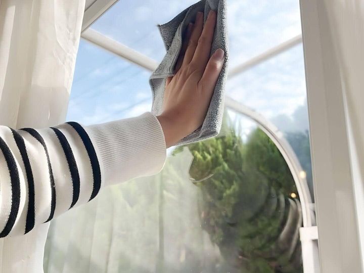 窓を拭いて気分を上げる