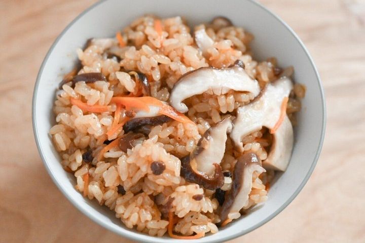 具材を加えた中華おこわ