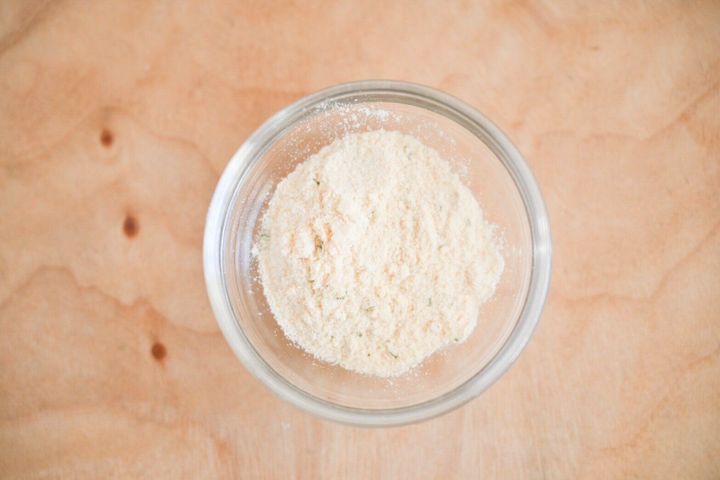 容器に入ったプリンクルパウダー