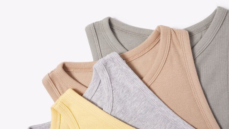 似たような色やデザインの服