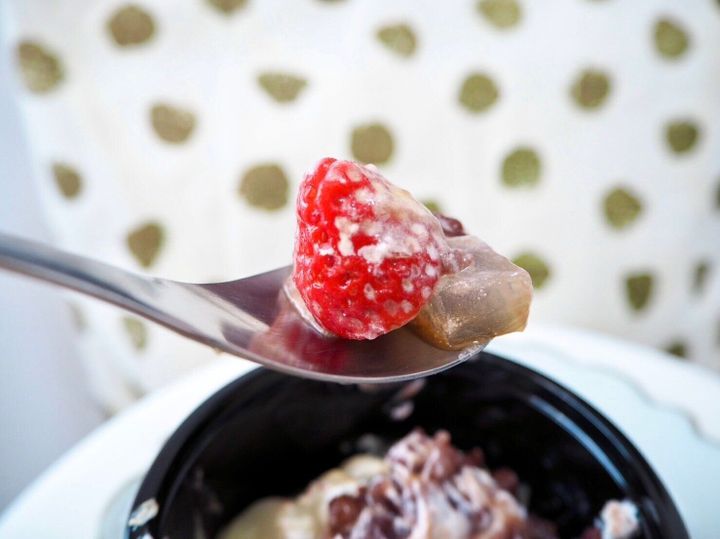 シャトレーゼ「苺のクリームあんみつ」商品写真