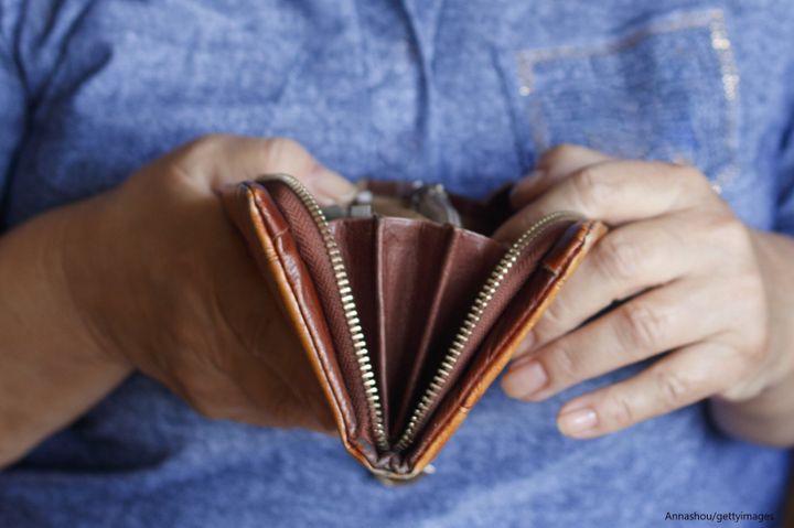 財布の中に現金は「少額」のみ!