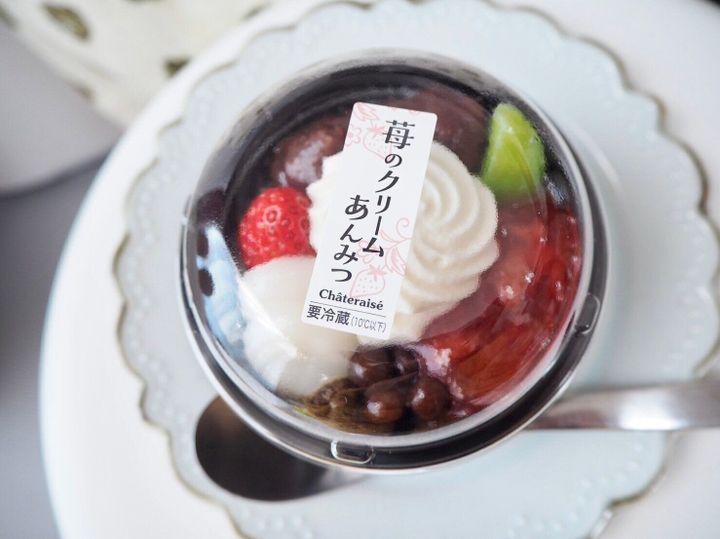 シャトレーゼ「苺のクリームあんみつ」商品写真