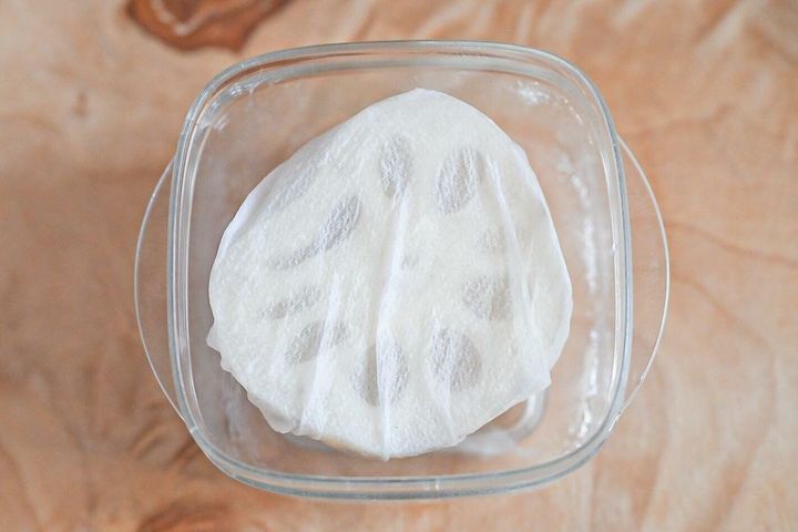 キッチンペーパーを巻いたれんこん