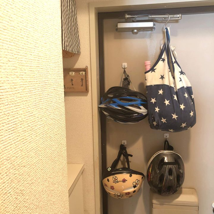 引っ掛けるだけ ずり落ちてこないストレスフリーなヘルメット収納 サンキュ Style 引っ掛けるだけ ずり落ちてこないストレスフリーなヘルメット収納 サンキュ Style