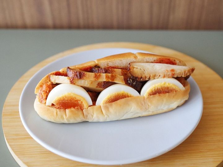 【セブン】おいしくてたんぱく質も補給!ランチに食べたい新作ロールパン