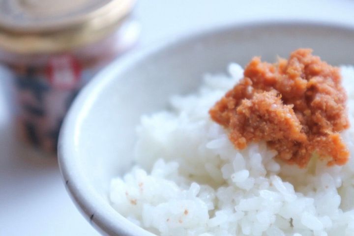 ごはんに乗ったさけめんたい