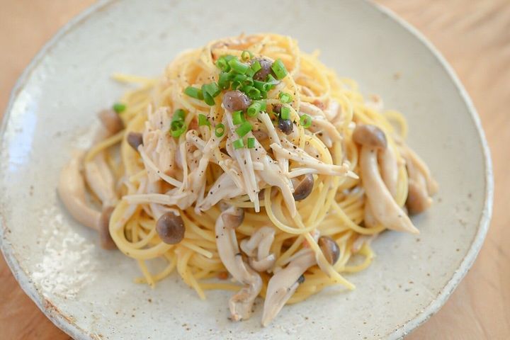 きのこの味噌カルボナーラパスタ